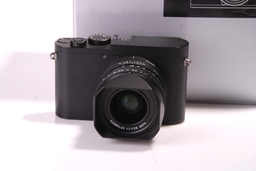 LEICA